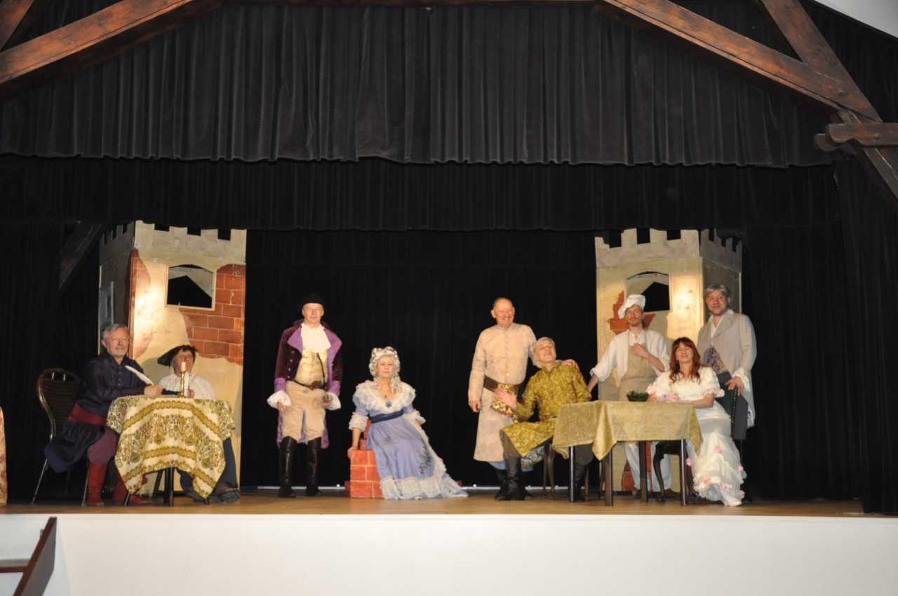 Charytatywny Spektakl "Zemsta" w wykonaniu Amatorskiego Teatru Dramatycznego w Opatowie