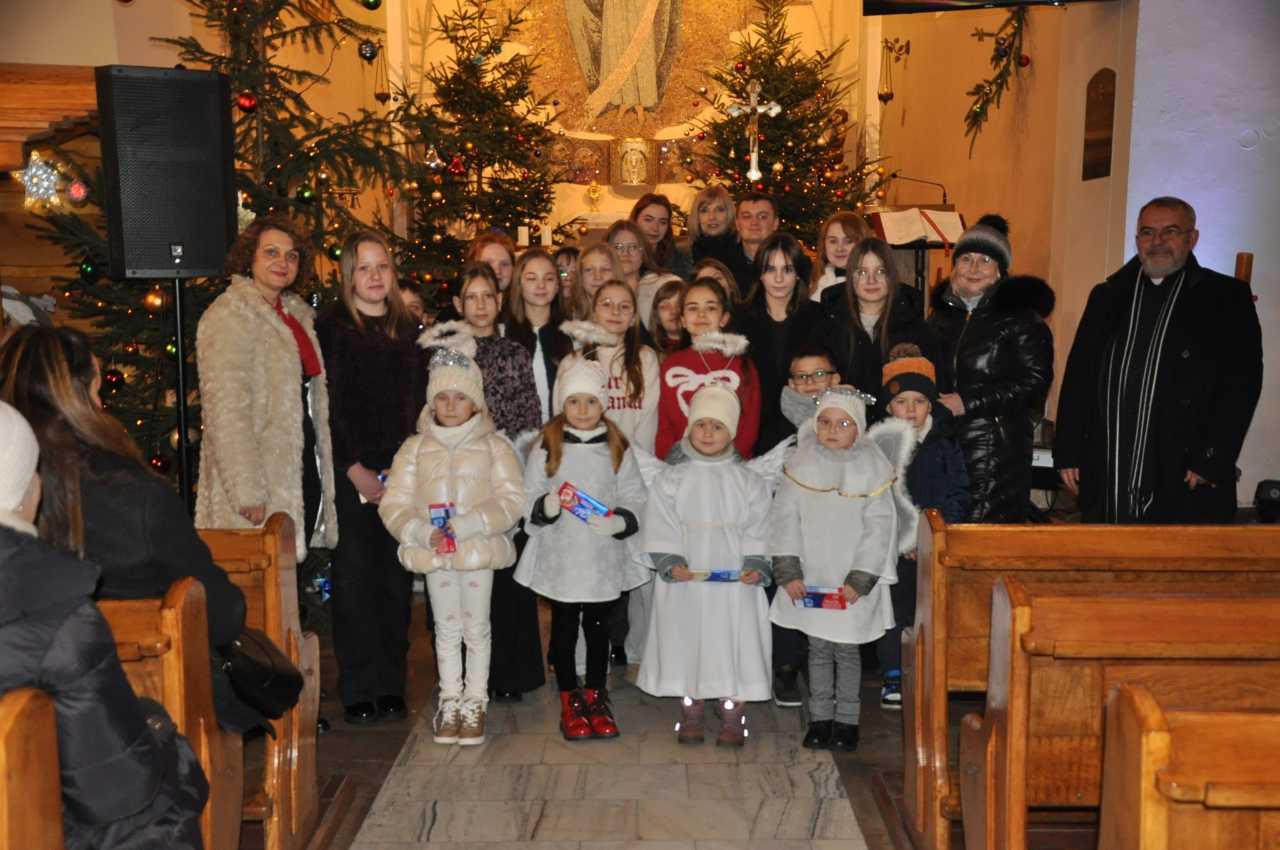Koncert Kolęd i Pastorałek w kościele parafialnym pw. WNMP