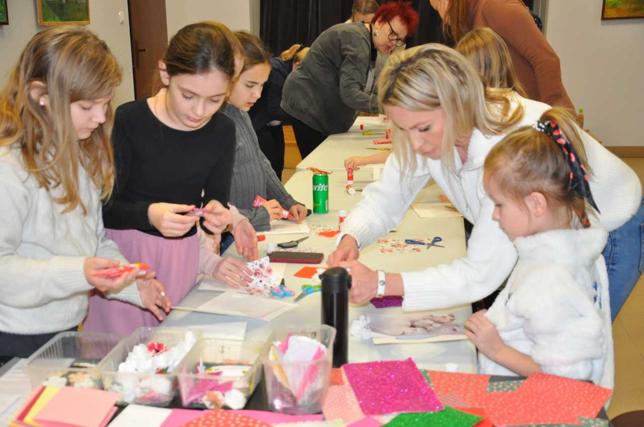 Zajęcia feryjne - Kartka na Dzień Babci i Dziadka